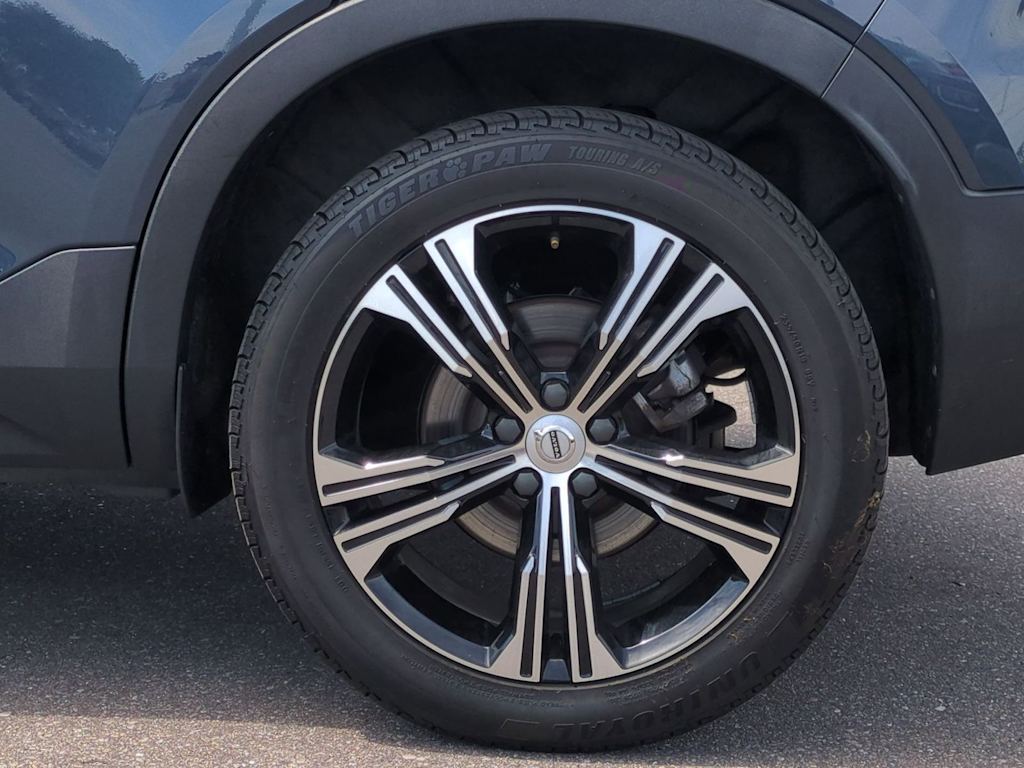 Thumbnail: 2020 Volvo XC40 - 8