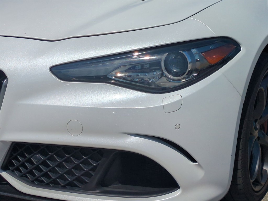 Thumbnail: 2018 Alfa Romeo Giulia - 24