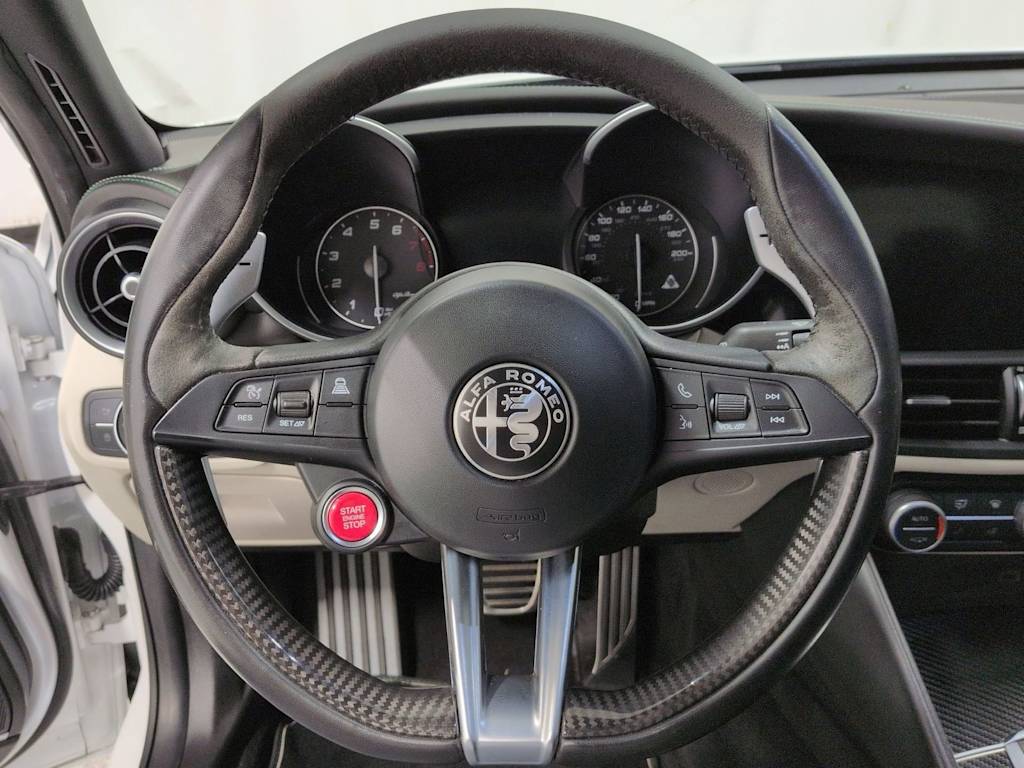 Thumbnail: 2018 Alfa Romeo Giulia - 13