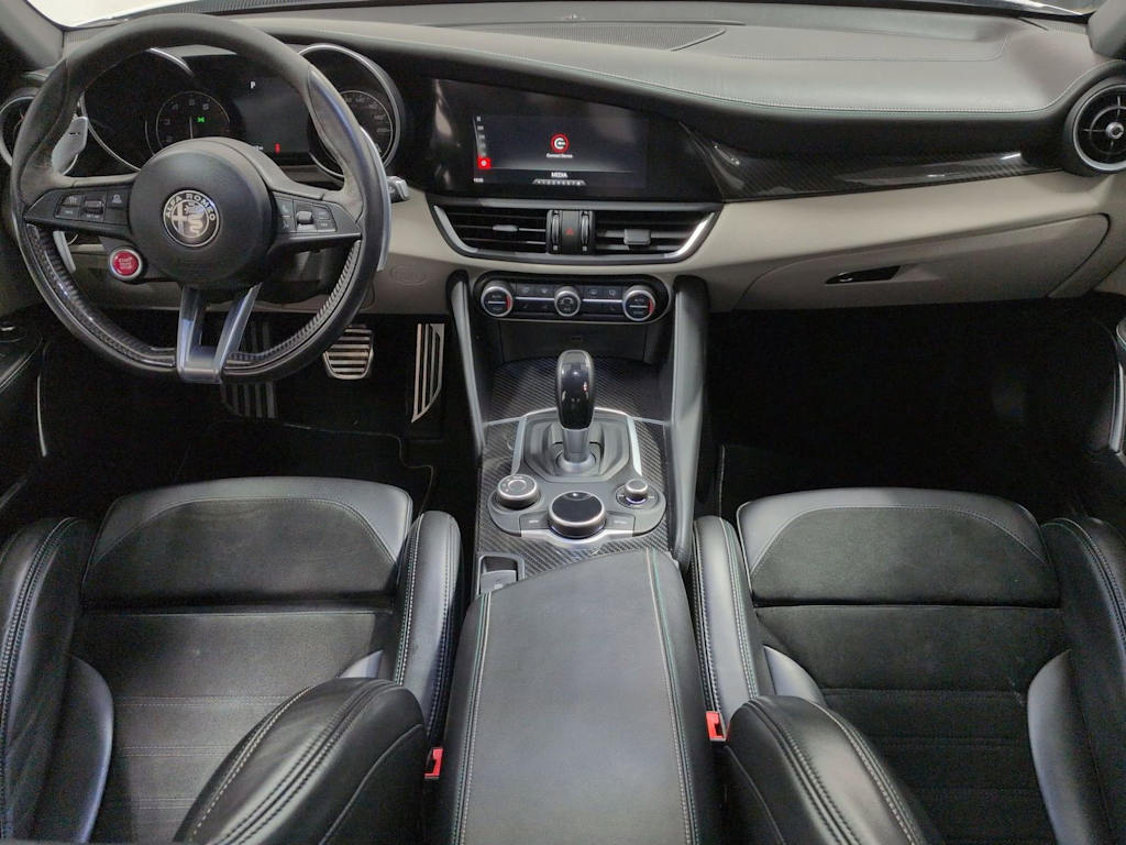 Thumbnail: 2018 Alfa Romeo Giulia - 9