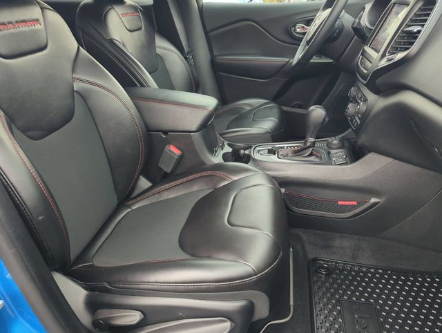 Thumbnail: 2019 Jeep Cherokee - 11