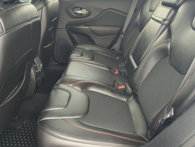 Thumbnail: 2019 Jeep Cherokee - 26