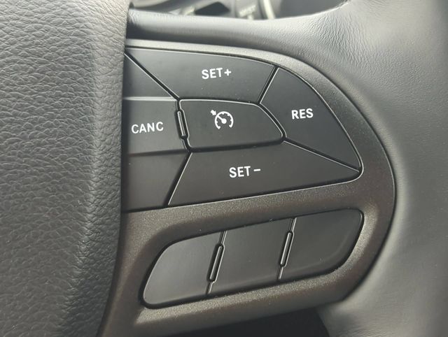 Thumbnail: 2019 Jeep Cherokee - 29