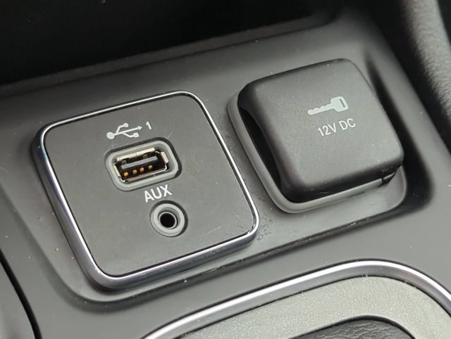 Thumbnail: 2022 Jeep Cherokee - 33