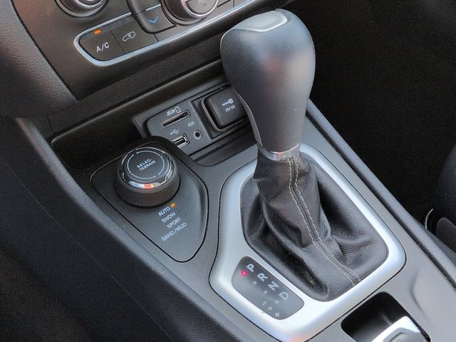 Thumbnail: 2014 Jeep Cherokee - 37