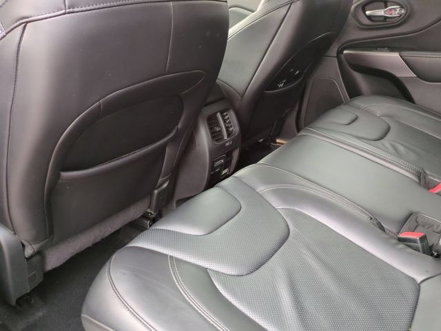 Thumbnail: 2019 Jeep Cherokee - 13