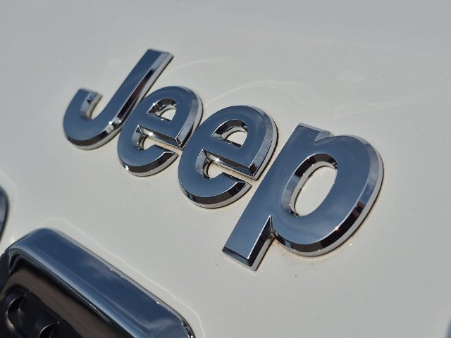 Thumbnail: 2022 Jeep Cherokee - 7