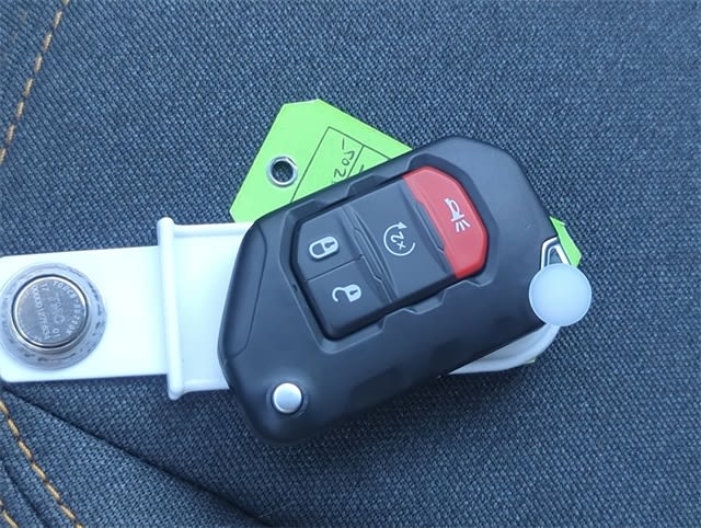 Thumbnail: 2025 Jeep Wrangler - 18