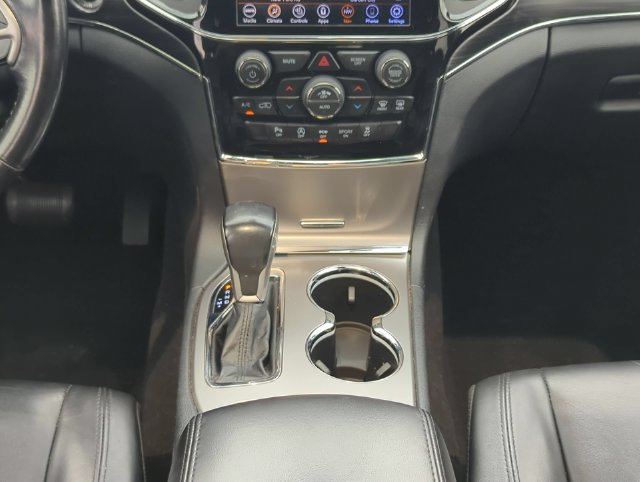 Thumbnail: 2020 Jeep Grand Cherokee - 11