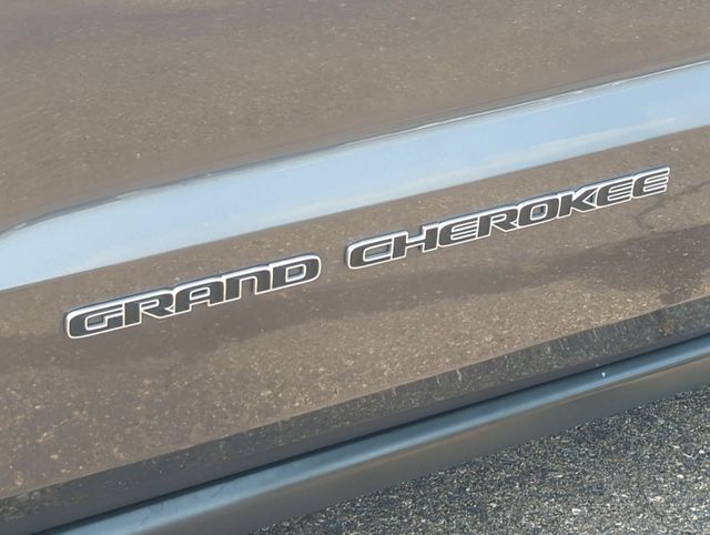 Thumbnail: 2021 Jeep Grand Cherokee - 25