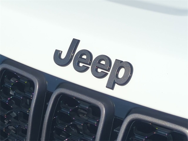 Thumbnail: 2021 Jeep Grand Cherokee - 7