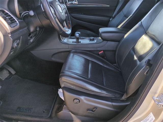 Thumbnail: 2015 Jeep Grand Cherokee - 10