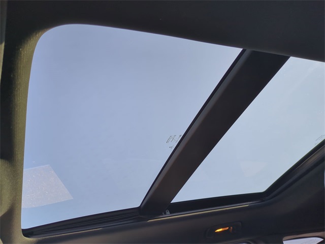 Thumbnail: 2015 Jeep Grand Cherokee - 33