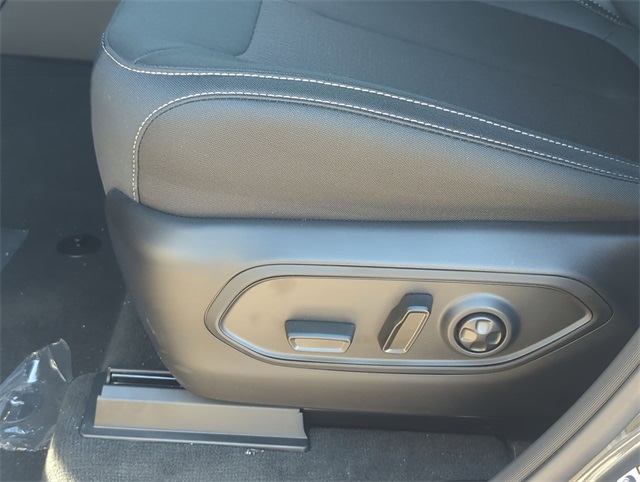 Thumbnail: 2025 Jeep Grand Cherokee - 26