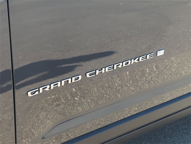 Thumbnail: 2025 Jeep Grand Cherokee - 25