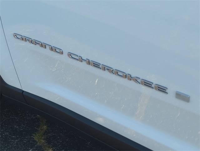 Thumbnail: 2025 Jeep Grand Cherokee - 25