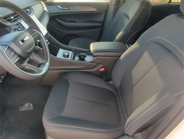 Thumbnail: 2025 Jeep Grand Cherokee - 10