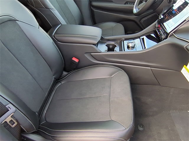 Thumbnail: 2025 Jeep Grand Cherokee - 30