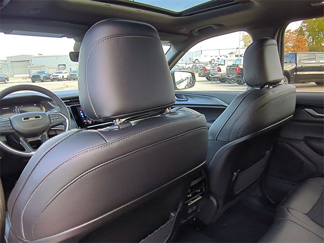 Thumbnail: 2025 Jeep Grand Cherokee - 12