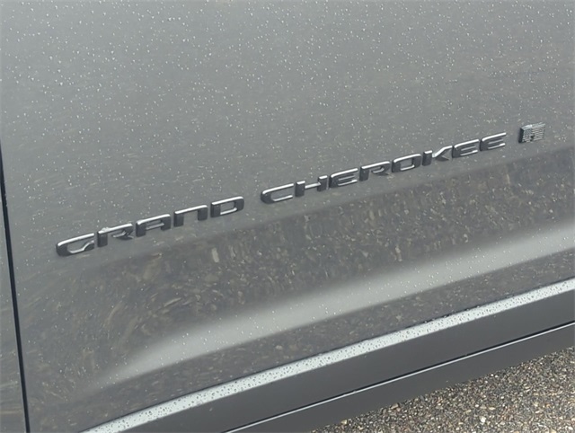 Thumbnail: 2025 Jeep Grand Cherokee - 25
