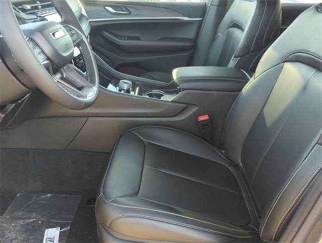 Thumbnail: 2025 Jeep Grand Cherokee - 9