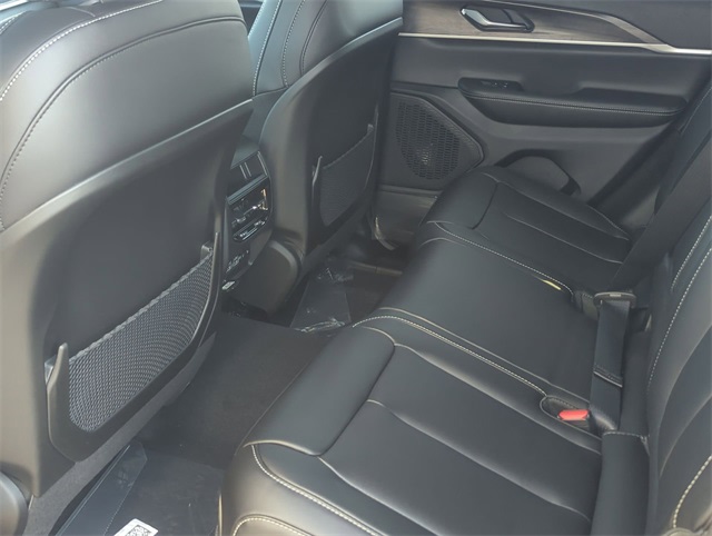 Thumbnail: 2025 Jeep Grand Cherokee - 11