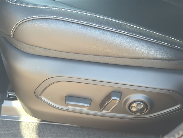 Thumbnail: 2025 Jeep Grand Cherokee - 24