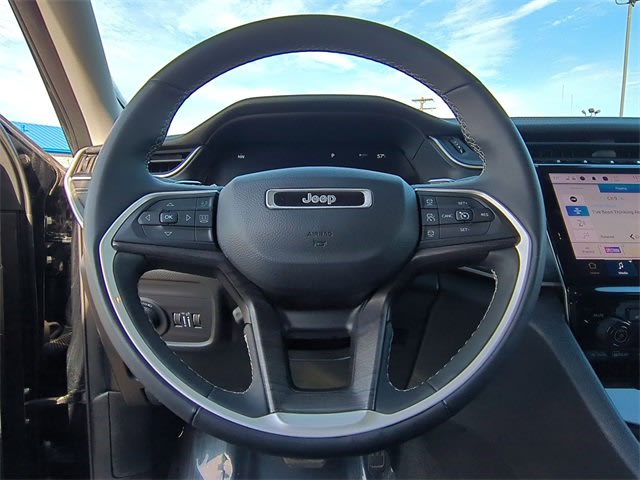 Thumbnail: 2023 Jeep Grand Cherokee - 14