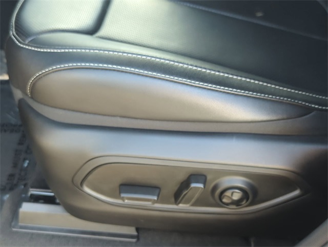 Thumbnail: 2025 Jeep Grand Cherokee - 27