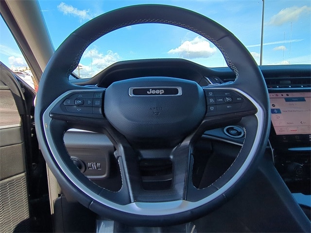 Thumbnail: 2023 Jeep Grand Cherokee - 14