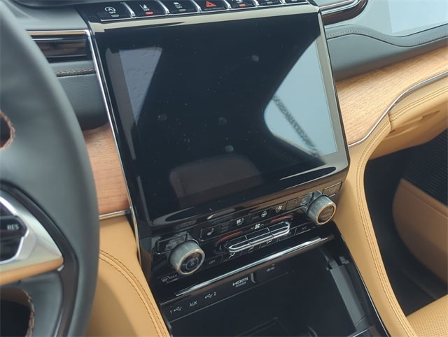 Thumbnail: 2025 Jeep Grand Cherokee - 13