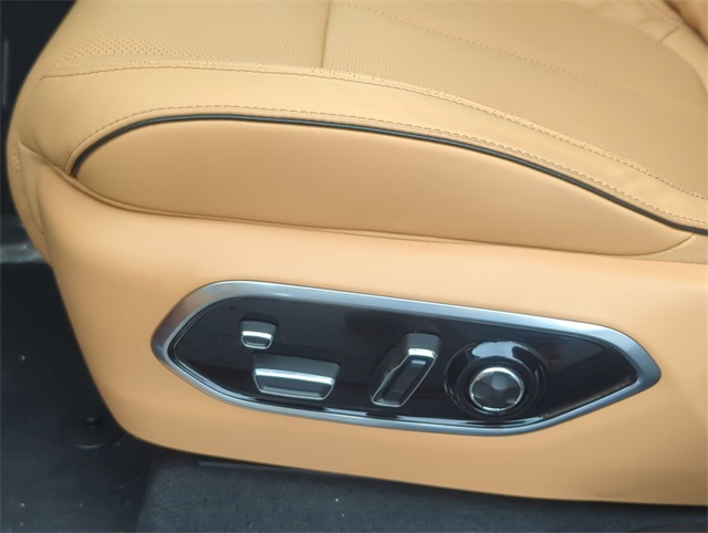 Thumbnail: 2025 Jeep Grand Cherokee - 24