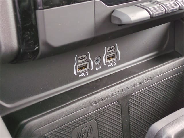 Thumbnail: 2025 RAM 1500 - 33