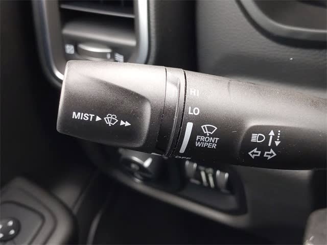 Thumbnail: 2025 RAM 1500 - 32