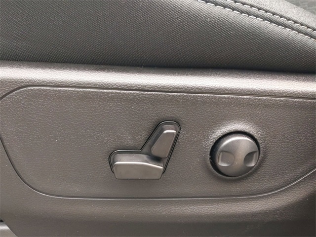 Thumbnail: 2025 RAM 1500 - 26