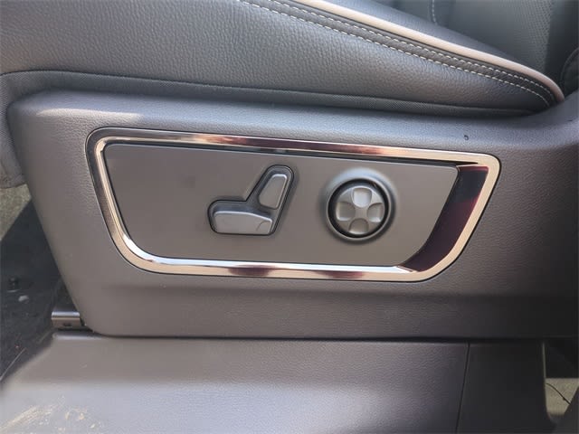 Thumbnail: 2025 RAM 1500 - 26