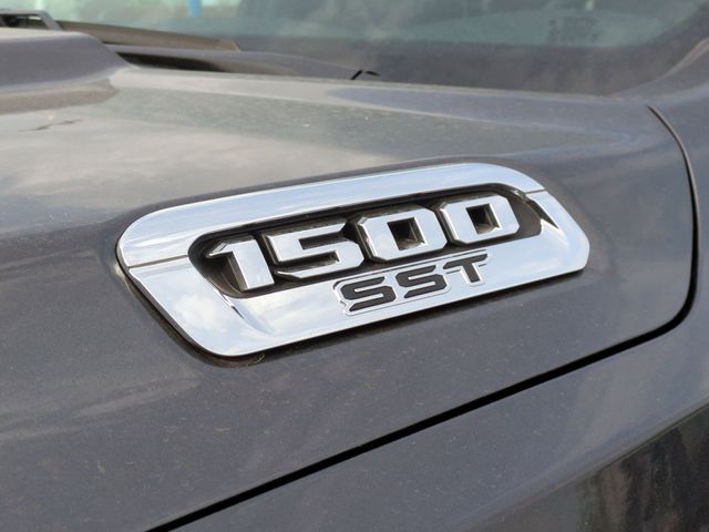 Thumbnail: 2025 RAM 1500 - 25