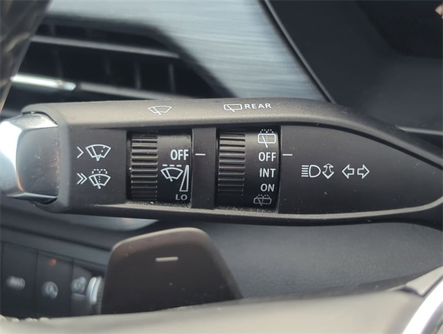 Thumbnail: 2025 GMC Acadia - 32