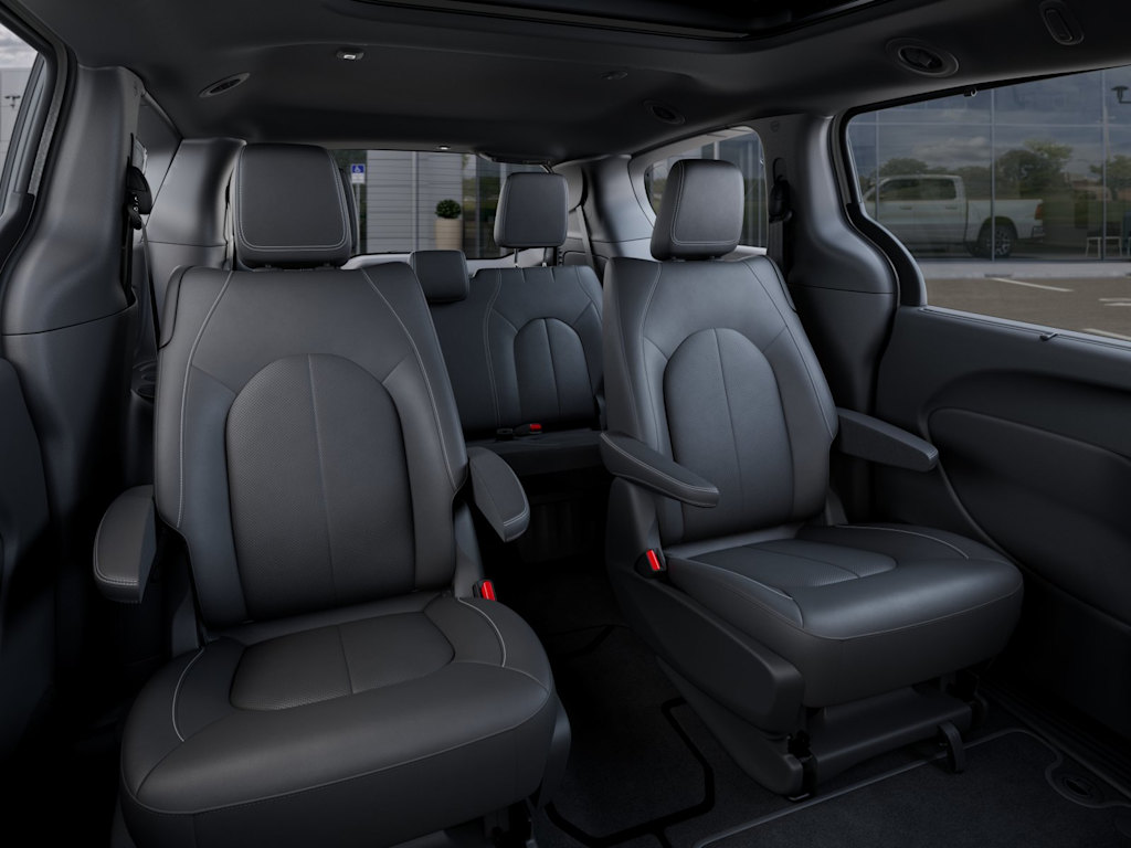 Thumbnail: 2026 Chrysler Pacifica - 10