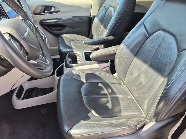 Thumbnail: 2022 Chrysler Pacifica - 10