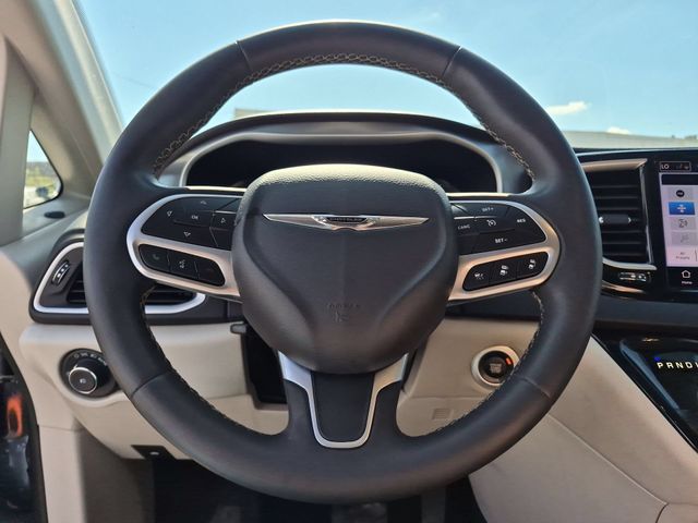 Thumbnail: 2022 Chrysler Pacifica - 13