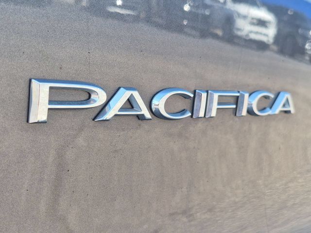 Thumbnail: 2022 Chrysler Pacifica - 24
