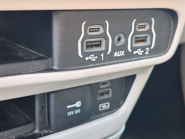 Thumbnail: 2022 Chrysler Pacifica - 35