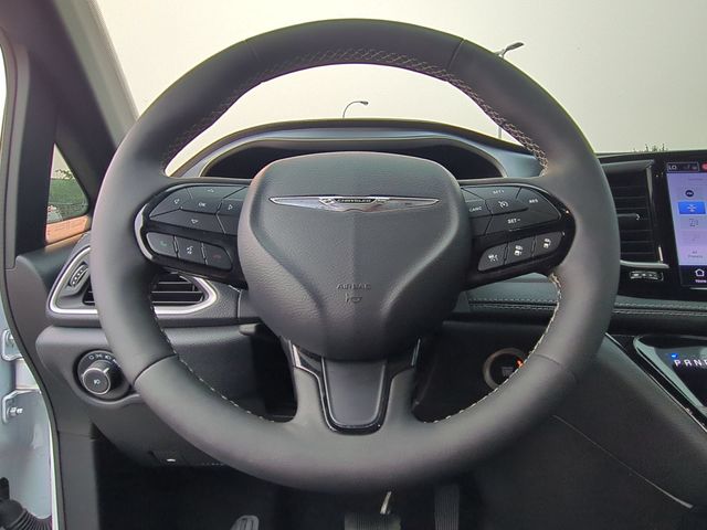 Thumbnail: 2024 Chrysler Pacifica - 14