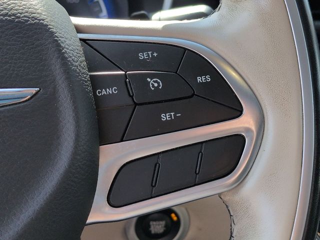 Thumbnail: 2020 Chrysler Pacifica - 32