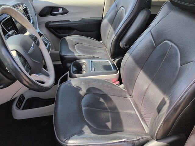 Thumbnail: 2020 Chrysler Pacifica - 10