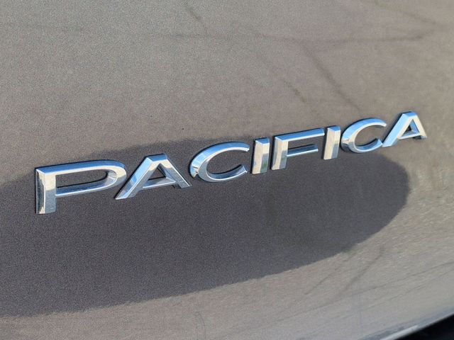 Thumbnail: 2020 Chrysler Pacifica - 23