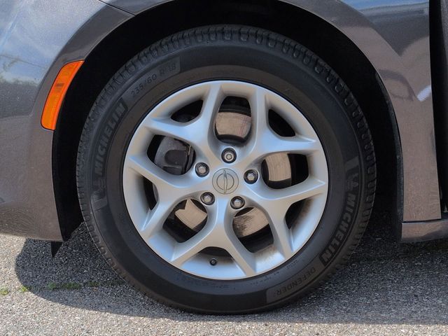 Thumbnail: 2020 Chrysler Pacifica - 8