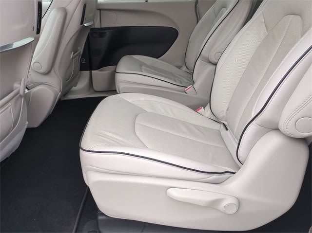 2021 Chrysler Pacifica Hybrid Limited 27