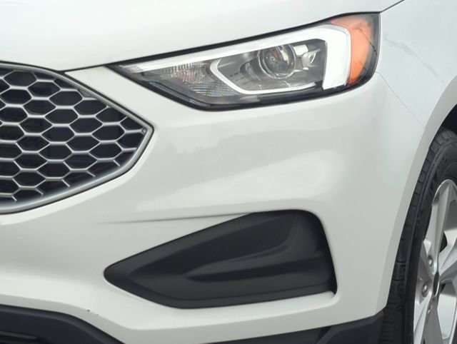 Thumbnail: 2023 Ford Edge - 24